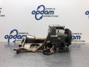 Usagé Pompe à huile Opel Corsa E 1.0 SIDI Turbo 12V Prix € 175,00 Règlement à la marge proposé par Gebr Opdam B.V.