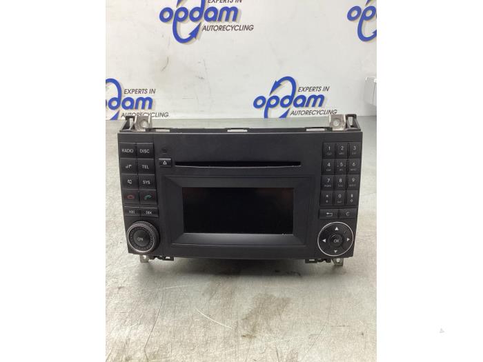 Radio CD player from a Mercedes-Benz Sprinter 3t (906.61) 216 CDI 16V 2011