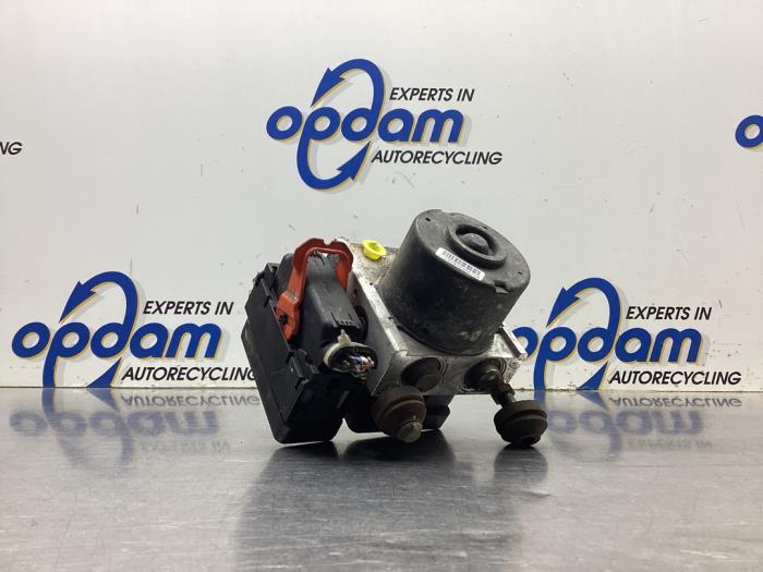 Begagnade ABS-pump Suzuki Liana (ERC/ERD/RH4) 1.6 MPi 16V Pris € 112,00 Marginaltabell erbjuds av Gebr Opdam B.V.
