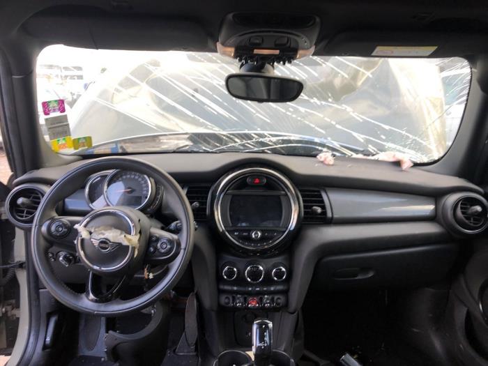 Begagnade Innerbelysning, fram Mini Mini (F55) 1.5 12V Cooper Pris € 90,00 Marginaltabell erbjuds av Gebr Opdam B.V.
