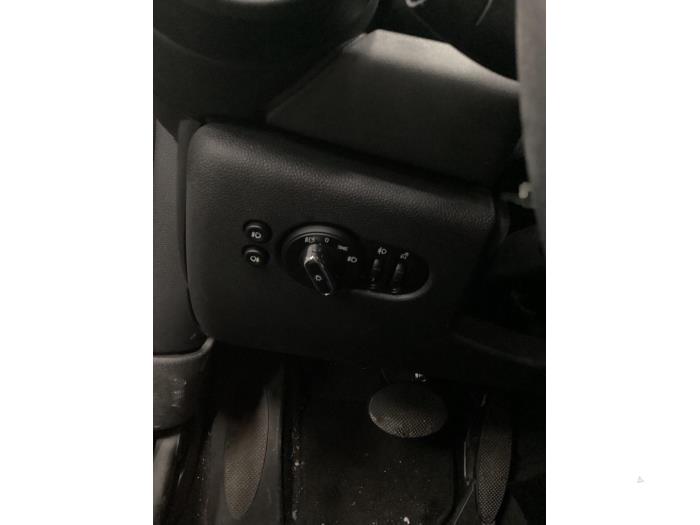 Usados Interruptor de luz Mini Mini (F55) 1.5 12V Cooper Precio € 45,00 Norma de margen ofrecido por Gebr Opdam B.V.