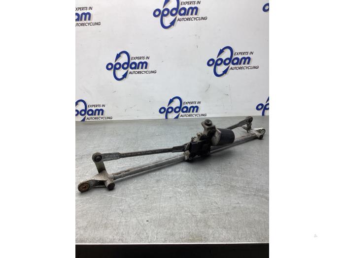 Wiper motor + mechanism from a Land Rover Range Rover Sport (LS) 4.2 V8 32V Supercharged 2005