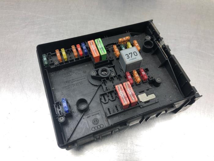 Fuse box from a Seat Leon (1P1) 2.0 TDI 16V FR 2011