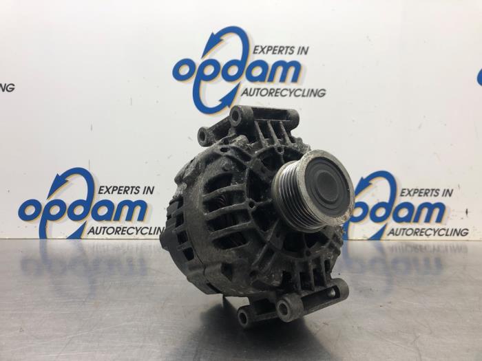 Begagnade Dynamo Audi A4 (B6) 2.0 20V Pris € 68,00 Marginaltabell erbjuds av Gebr Opdam B.V.
