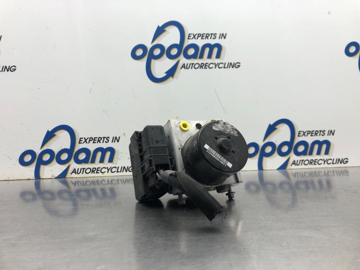 Begagnade ABS-pump Ford C-Max (DM2) 1.6 16V Pris € 135,00 Marginaltabell erbjuds av Gebr Opdam B.V.