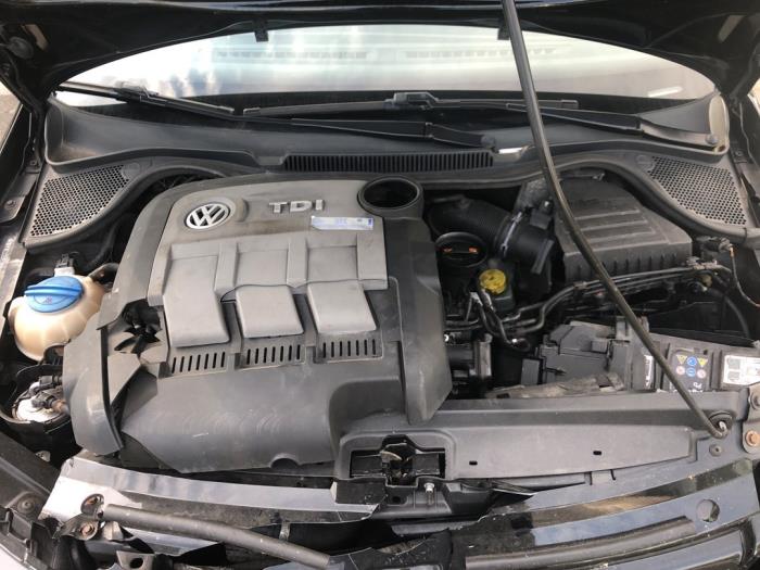 Bomba de aire acondicionado de un Volkswagen Polo V (6R) 1.2 TDI 12V BlueMotion 2012