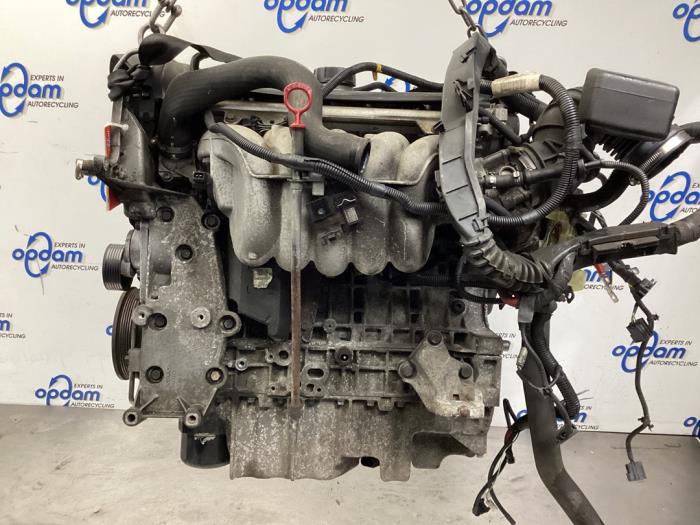 Engine Volvo S60 I 2 4 20V 140 8251434 B5244S2