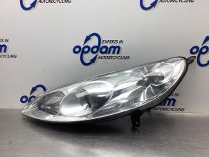 Used Headlight, left Peugeot 407 SW (6E) 2.0 16V Price € 75,00 Margin scheme offered by Gebr Opdam B.V.