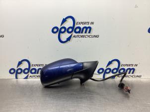 Used Wing mirror, right Peugeot 407 SW (6E) 2.0 16V Price € 50,00 Margin scheme offered by Gebr Opdam B.V.