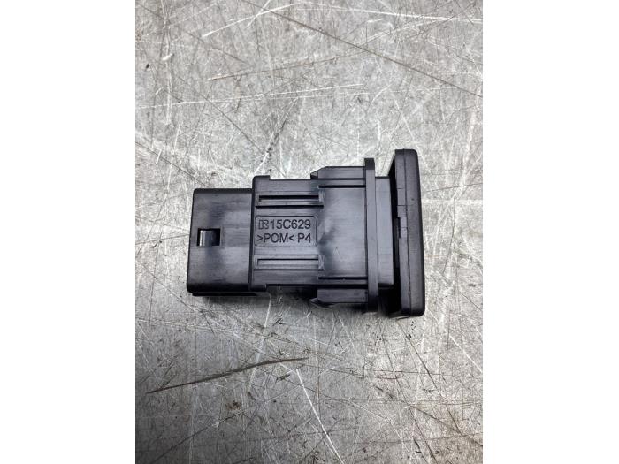 Interruptor ESP de un Toyota Aygo (B40) 1.0 12V VVT-i 2022