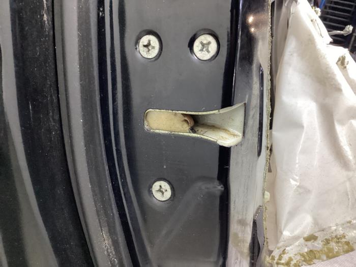 Door lock mechanism 2-door, left from a Honda Civic (EP/EU) 1.6 16V VTEC 2005