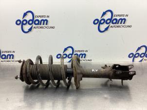 Used Front shock absorber rod, right Nissan Almera (N16) 1.5 16V Price € 50,00 Margin scheme offered by Gebr Opdam B.V.