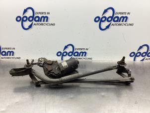 Used Wiper motor + mechanism Nissan Almera (N16) 1.5 16V Price € 50,00 Margin scheme offered by Gebr Opdam B.V.