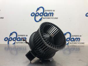 Used Heating and ventilation fan motor Citroen Xsara Picasso (CH) 2.0 16V Price € 50,00 Margin scheme offered by Gebr Opdam B.V.