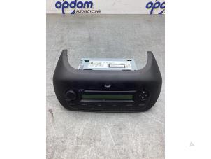 Gebrauchte Radio CD Spieler Fiat Qubo 1.4 Preis € 75,00 Margenregelung angeboten von Gebr Opdam B.V.