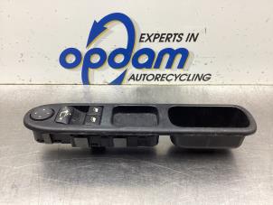 Used Electric window switch Peugeot 307 (3A/C/D) 2.0 16V Price € 50,00 Margin scheme offered by Gebr Opdam B.V.