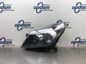 Gebrauchte Scheinwerfer links Opel Astra H (L48) 1.6 16V Twinport Preis € 75,00 Margenregelung angeboten von Gebr Opdam B.V.