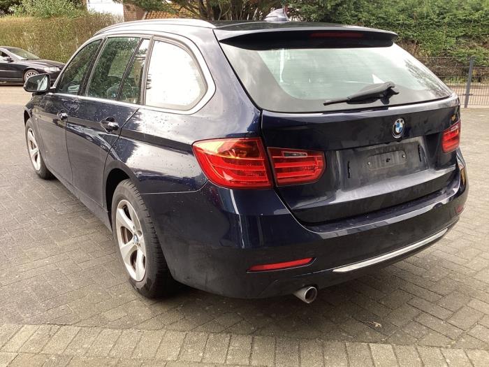 Stoßdämpfer links hinten van een BMW 3 serie Touring (F31) 320d 2.0 16V 2013