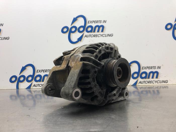 Begagnade Dynamo Opel Corsa D 1.4 16V Twinport Pris € 22,00 Marginaltabell erbjuds av Gebr Opdam B.V.