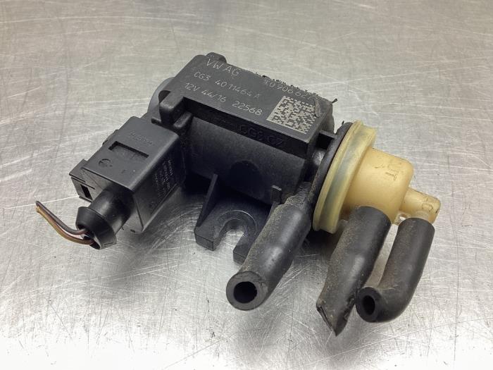 Vacuum valve Volkswagen Golf VII 1.6 TDI BMT 16V - 4011464A