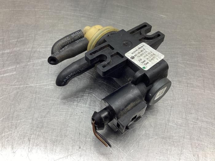Vacuum valve Volkswagen Golf VII 1.6 TDI BMT 16V - 4011464A