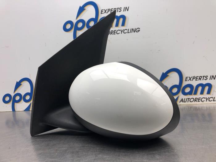 Wing mirror, left from a Citroën C1 1.0 12V 2009