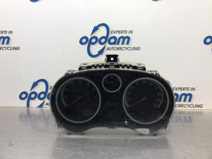 Usagé Compteur kilométrique KM Opel Corsa D 1.2 16V Prix € 125,00 Règlement à la marge proposé par Gebr Opdam B.V.