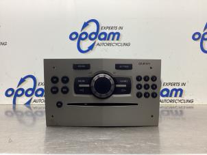 Gebrauchte Radio CD Spieler Opel Corsa D 1.2 16V Preis € 50,00 Margenregelung angeboten von Gebr Opdam B.V.