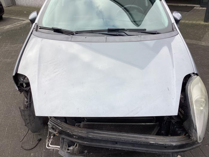 Używane Maska Fiat Punto Evo (199) 1.4 Cena € 150,00 Procedura marży oferowane przez Gebr Opdam B.V.