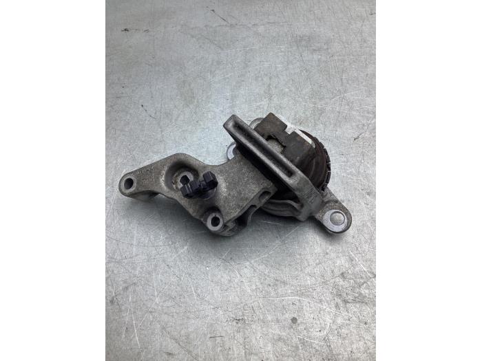 Usagé Support moteur Renault Megane IV Estate (RFBK) 1.6 Energy dCi 130 Prix € 50,00 Règlement à la marge proposé par Gebr Opdam B.V.