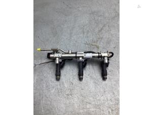 Used Fuel injector nozzle Opel Karl 1.0 12V Price € 90,00 Margin scheme offered by Gebr Opdam B.V.