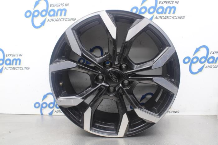 Wheel from a Ford Puma 1.0 Ti-VCT EcoBoost mHEV 12V 2021