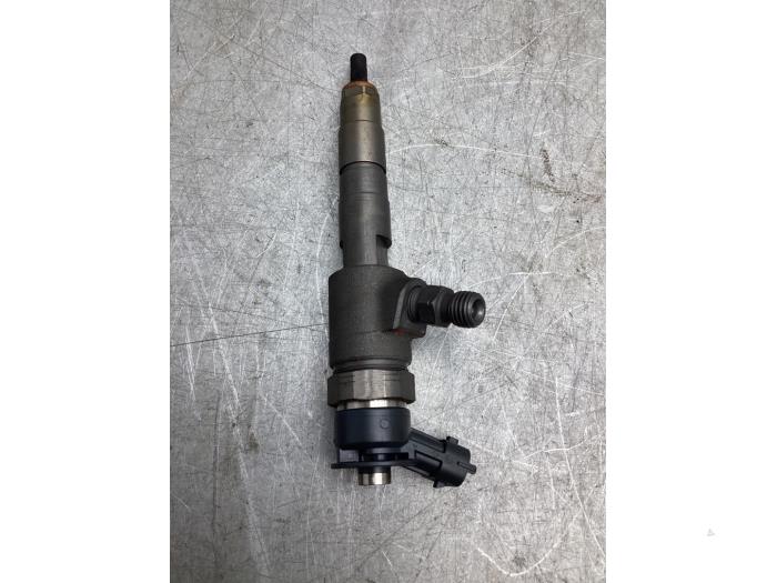 Injector (diesel) from a Ford Focus 3 Wagon 1.5 TDCi 2017