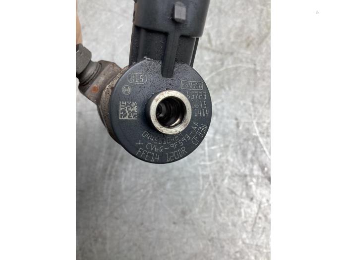 Injector (diesel) from a Ford Focus 3 Wagon 1.5 TDCi 2017
