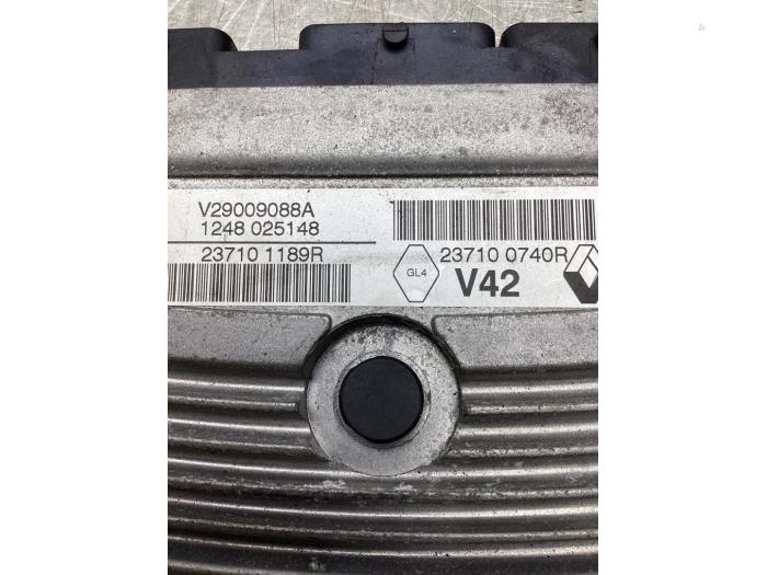 Ordenador de gestión de motor de un Dacia Duster (HS) 1.6 16V 4x4 2012