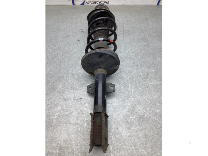 Front shock absorber rod, right from a Dacia Duster (HS) 1.6 16V 4x4 2012