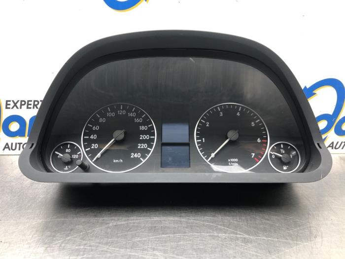 Odometer KM from a Mercedes-Benz A (W169) 1.7 A-170 2006