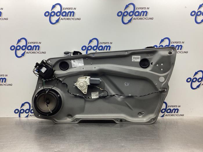 Window mechanism 2-door, front right from a Mercedes-Benz A (W169) 1.7 A-170 2006