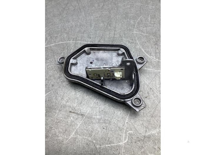 Daylight LED module from a BMW X1 (F48) sDrive 20i 2.0 16V Twin Power Turbo 2019