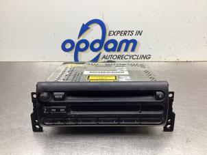 Usagé Radio/Lecteur CD Mini Mini Cooper S (R53) 1.6 16V Prix € 100,00 Règlement à la marge proposé par Gebr Opdam B.V.