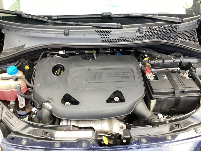 Begagnade Luftfilterhus Fiat 500 (312) 0.9 TwinAir 85 Pris € 54,00 Marginaltabell erbjuds av Gebr Opdam B.V.