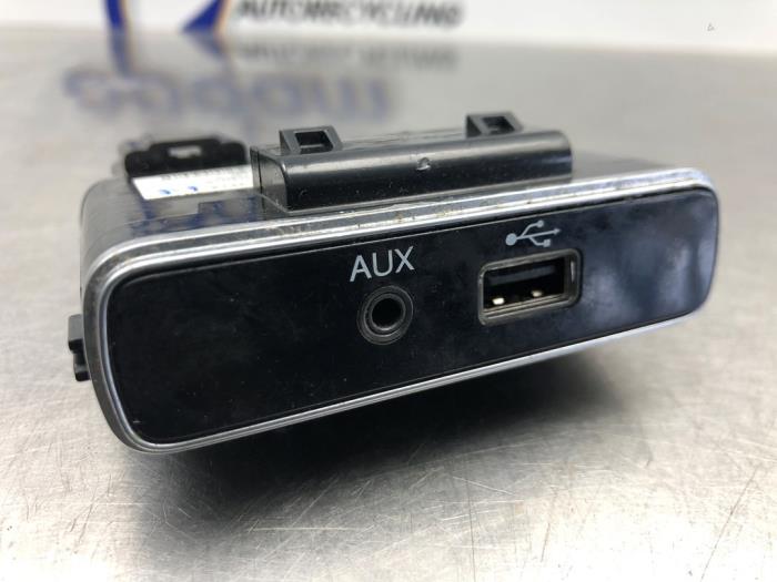 AUX / USB-Anschluss van een Fiat 500 (312) 0.9 TwinAir 85 2017