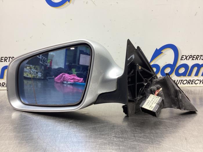 Wing mirror, left from a Audi A4 Avant (B5) 1.8 20V 2000