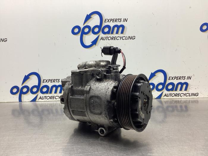 Usagé Compresseur de clim Volkswagen Polo IV (9N1/2/3) 1.2 12V Prix € 40,00 Règlement à la marge proposé par Gebr Opdam B.V.
