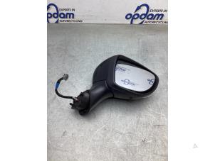 Used Wing mirror, right Renault Clio IV (5R) 0.9 Energy TCE 90 12V Price € 90,00 Margin scheme offered by Gebr Opdam B.V.
