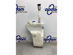 Used Front windscreen washer reservoir Fiat Fiorino (225) 1.4 Price € 36,30 Inclusive VAT offered by Gebr Opdam B.V.