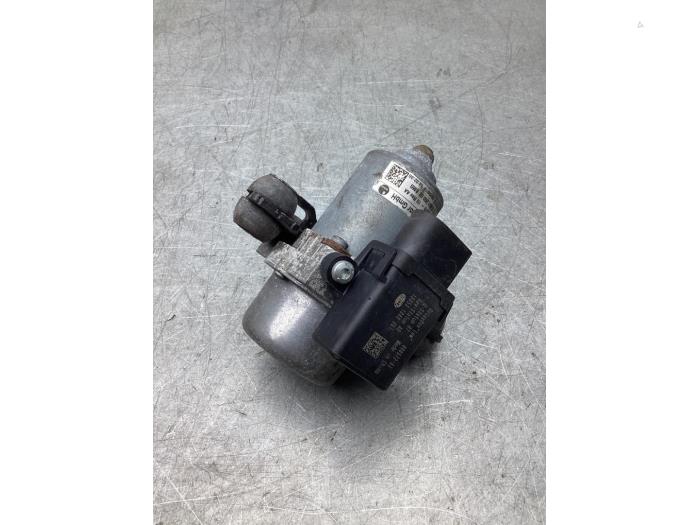Brake servo vacuum pump from a Volkswagen Polo VI (AW1) 1.0 TSI 12V BlueMotion 2018
