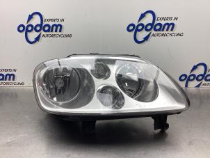 Used Headlight, right Volkswagen Touran (1T1/T2) 1.9 TDI 105 Euro 3 Price € 75,00 Margin scheme offered by Gebr Opdam B.V.