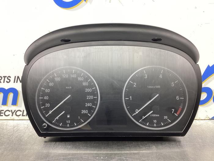 Odometer KM from a BMW 3 serie (E90) 318i 16V 2009
