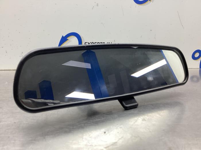 Rear view mirror from a Toyota Yaris Verso (P2) 1.3 16V 2000
